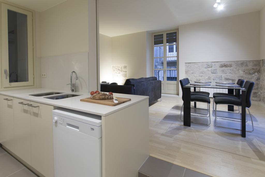 Bravissimo Cort Reial-2B Apartment Girona Bagian luar foto