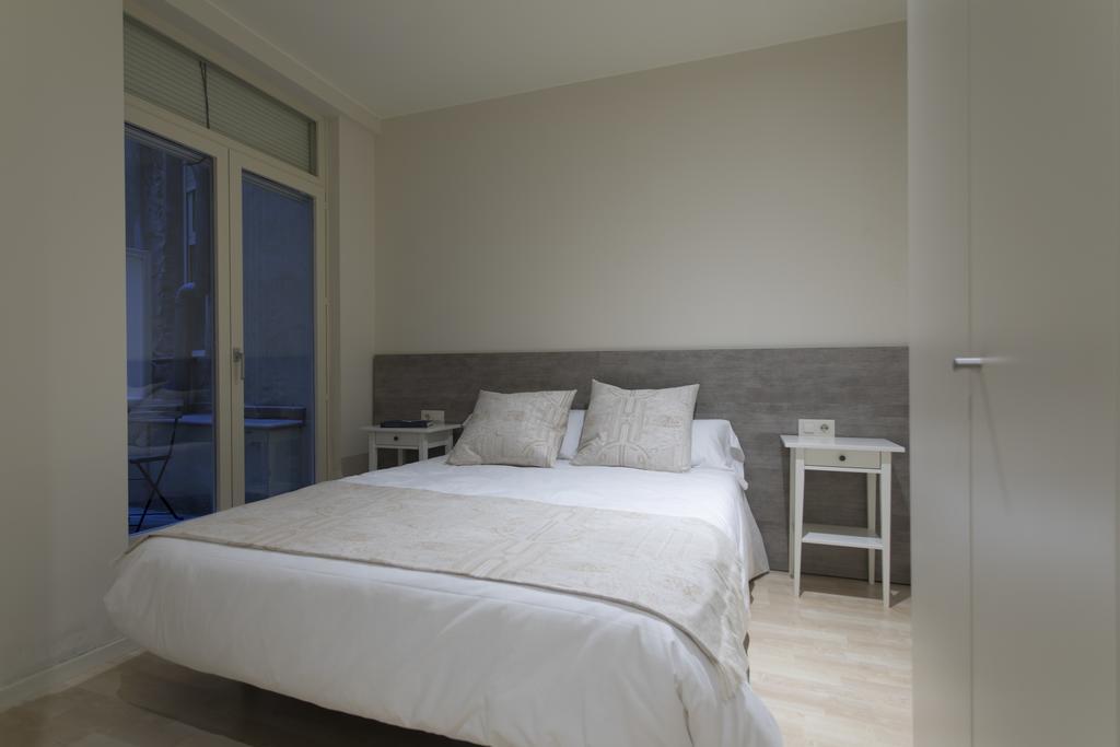 Bravissimo Cort Reial-2B Apartment Girona Bagian luar foto