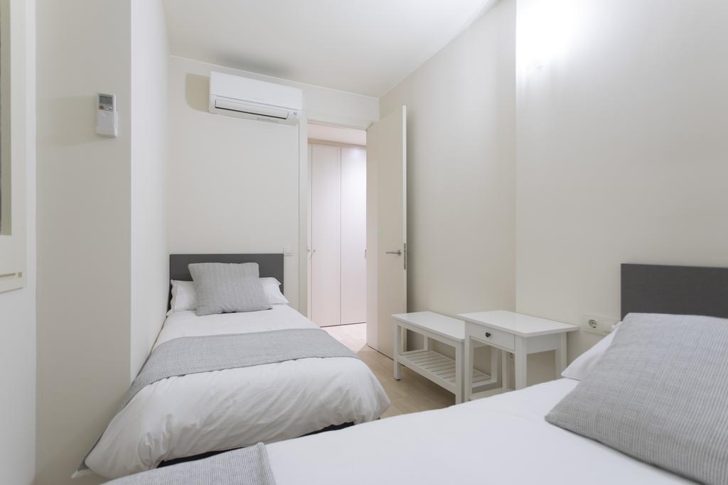 Bravissimo Cort Reial-2B Apartment Girona Bagian luar foto