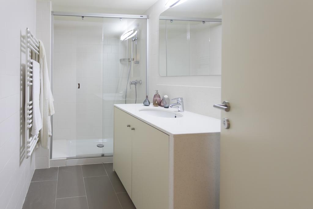 Bravissimo Cort Reial-2B Apartment Girona Bagian luar foto